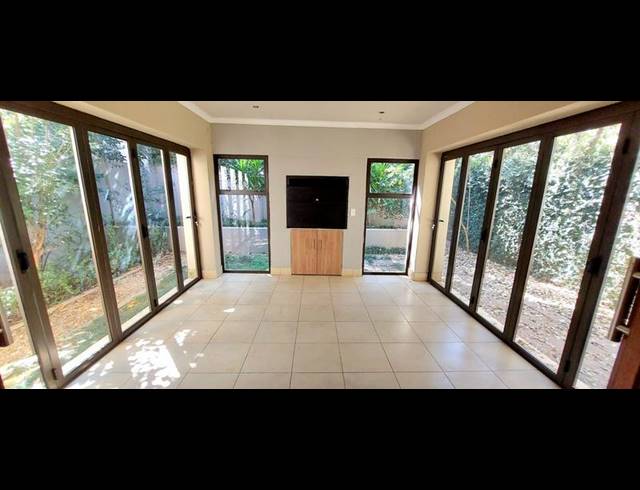 3 BEDROOM HOUSE FOR SALE IN MENLO PARK